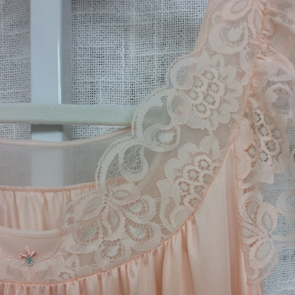 Shadowline Pink Medium Lacey Silky Long Lingerie - Picture 3 of 6